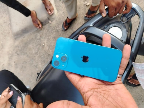 Apple iPhone 13 mini