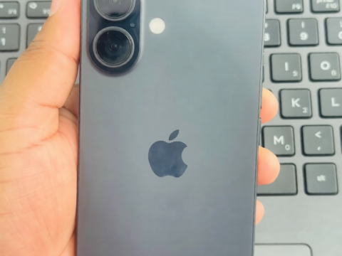 Apple iPhone 16