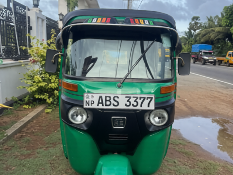 Bajaj RE 2018