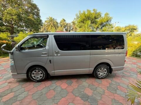 Toyota Hiace CBF TRH 200V 2015